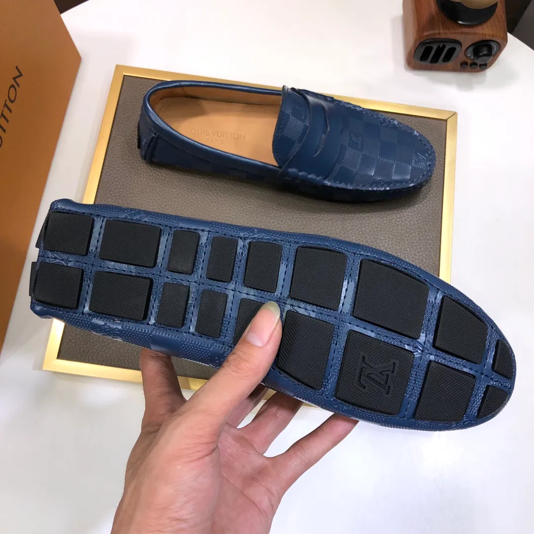 Men's men's shoes 💰420💰 [LV Doudou shoes] (water-dyed cowhide lining) new model is on the market, available on the official website. The new Doudou shoes are processed into single-color materials, and the uppers are made of imported cowhide material. The body of the shoe is fully hemmed with mark thread, and is lined with imported original cowhide leather. The elegant shoe shape is super suitable for all-matching, and the size is 38-44.
